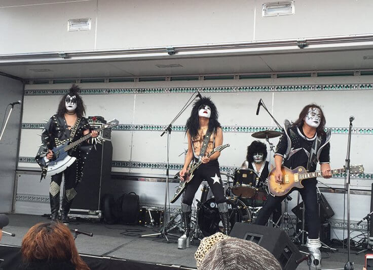 KISSのトリビュートバンド_お台場旧車天国