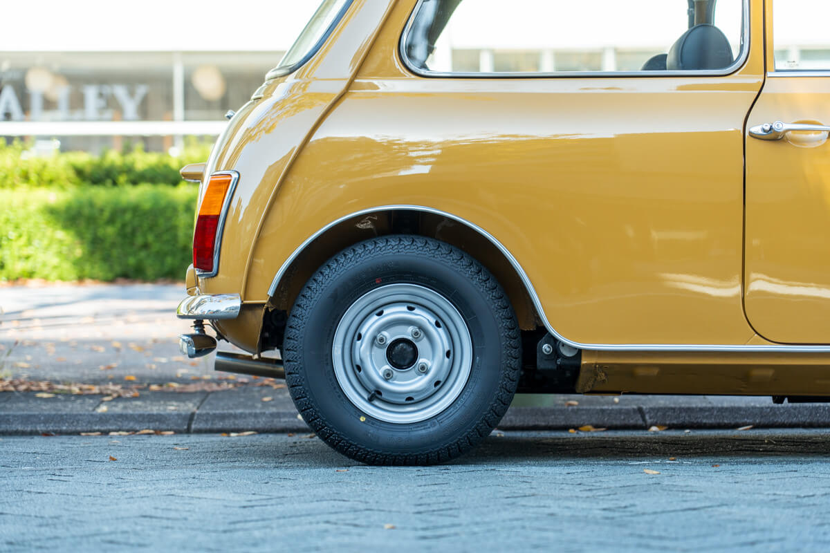 ローバーミニ 1000 MK-3スタイル