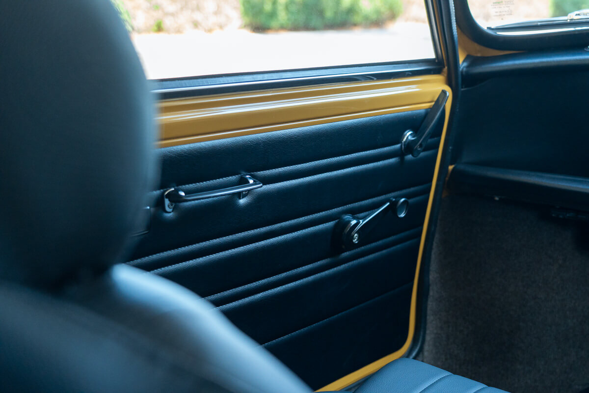 ローバーミニ 1000 MK-3スタイル