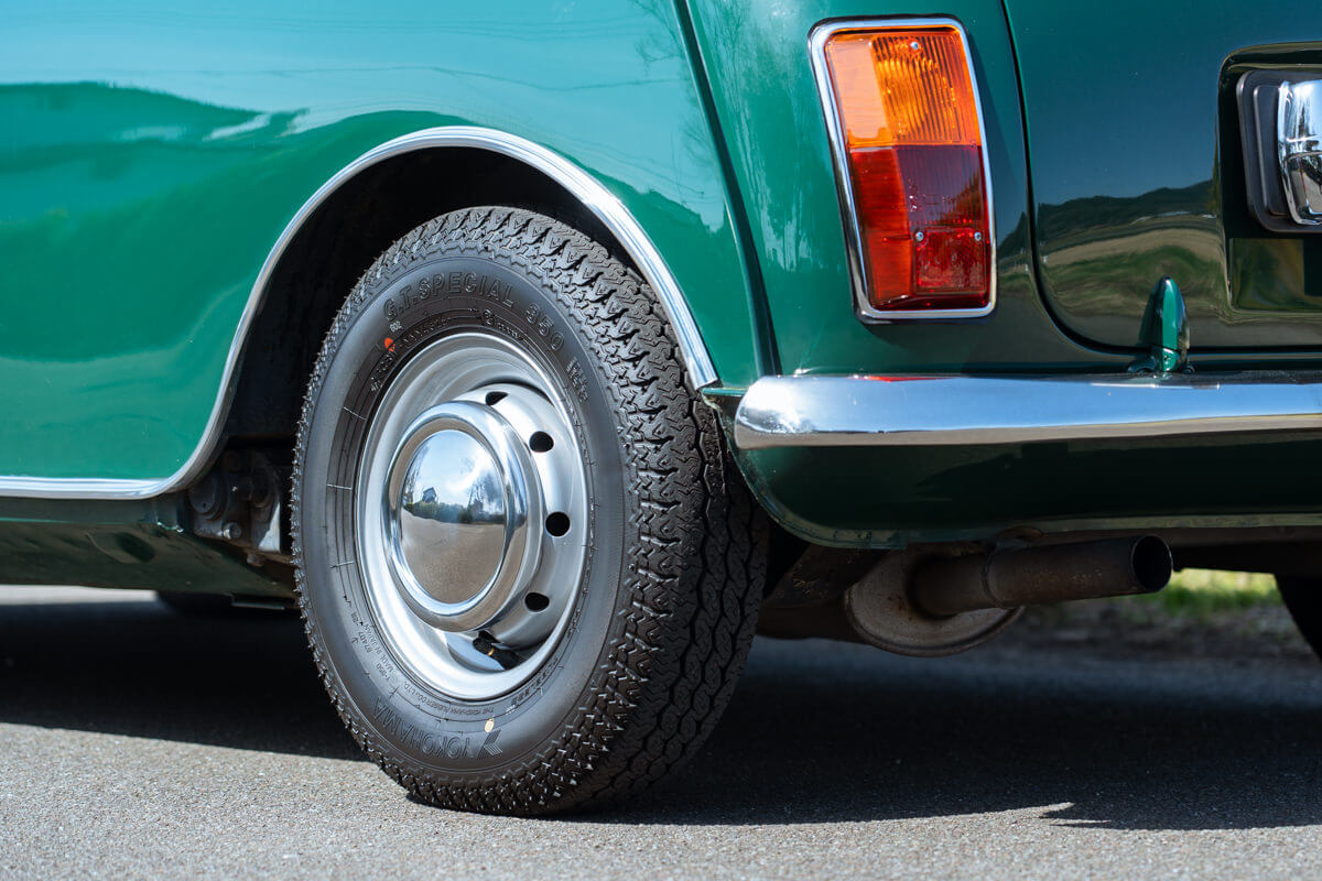 ローバーミニ 1000 クラシックスタイル